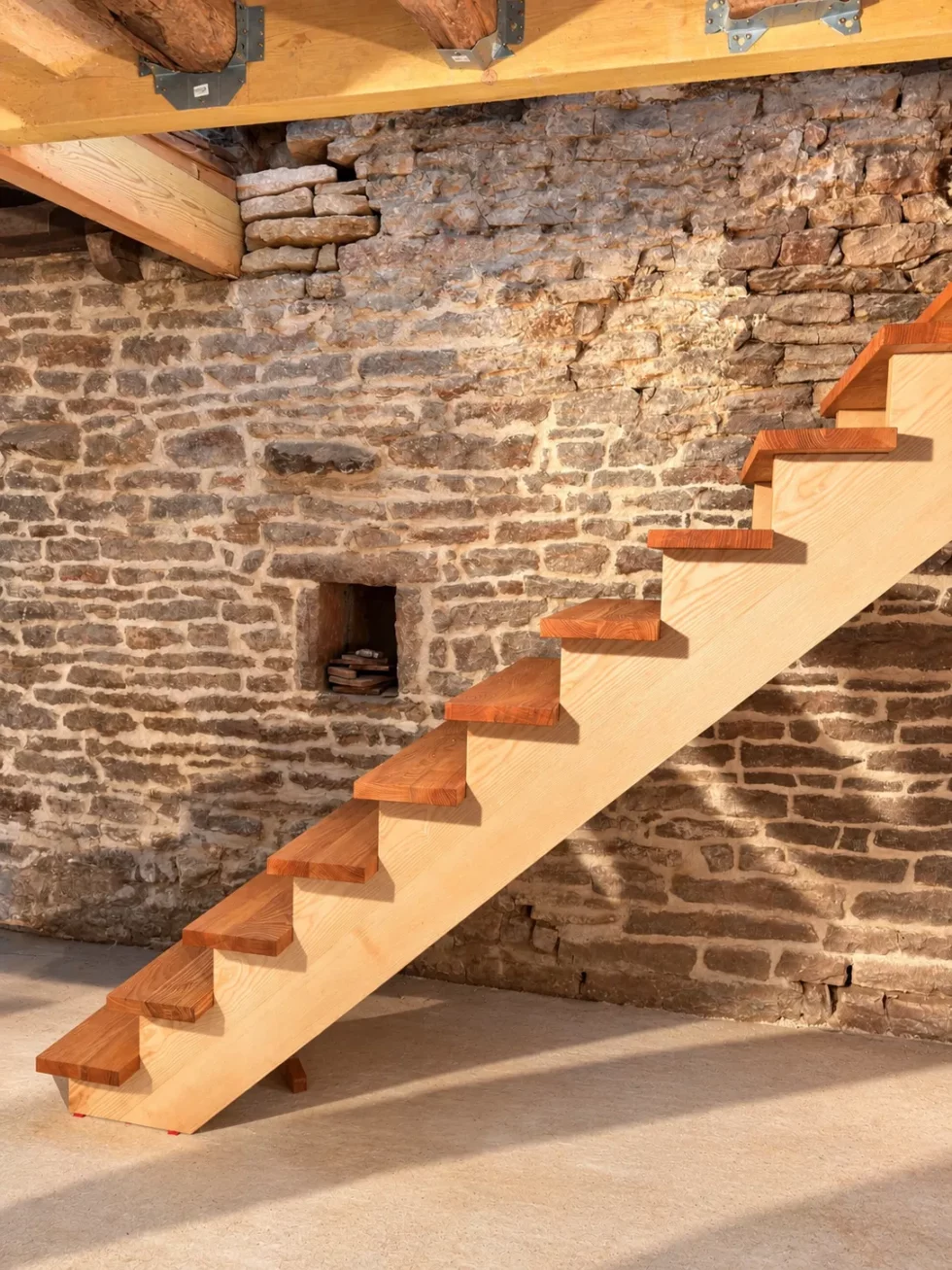 Fabrication et pose d’escaliers à Cluny